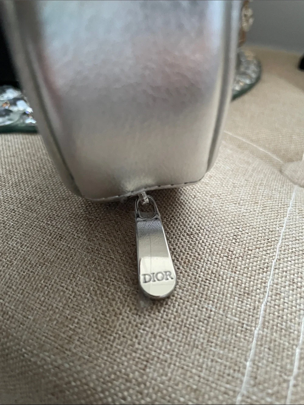 ✨🩶Dior Metallic Silver Round Zip Coin Pouch🩶✨NWOT